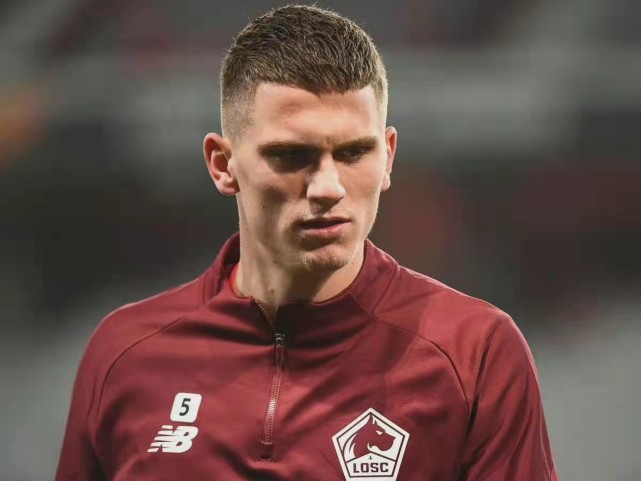  今夜洛杉矶湖人调整名单以备法甲，再遭质疑环节打磨，底气十足，身体对抗强度拉满